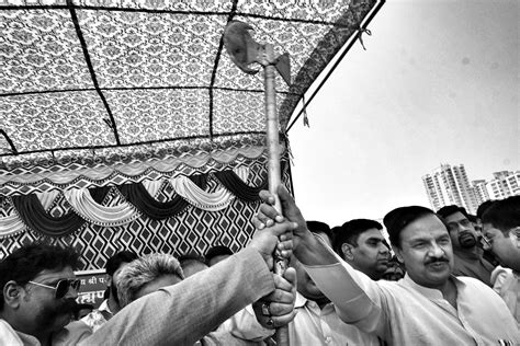 Photos: Brahmin Group Asserts Presence With Rally of its Own - The Wire