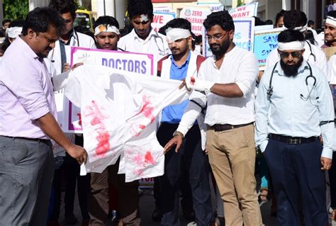 Doctor Strike LIVE updates: AIIMS doctors join protests after fresh ...