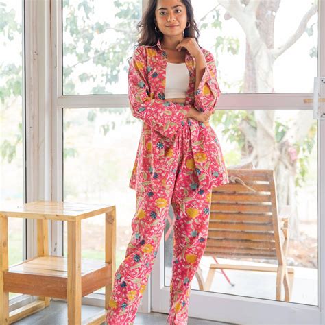 Nisha Pink Floral Jaal Hand Blockprint Cotton Co-ord Set For Women ...