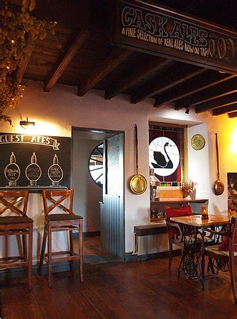 THE BLACK SWAN INN (Fearby) - Inn Reviews, Photos, Rate Comparison ...