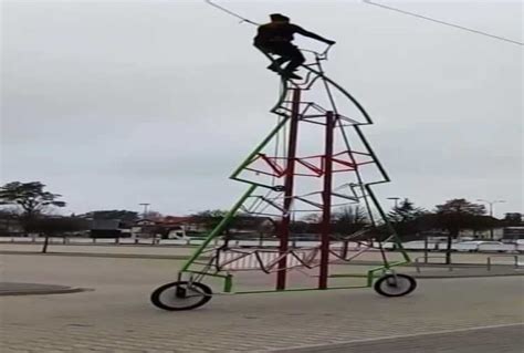 Man Designs Tallest Rideable Bicycle That Is Over 24 Feet Long Name In ...