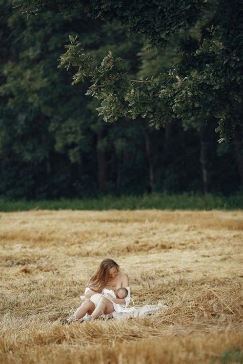 Should You Use Pacifiers When Breastfeeding?