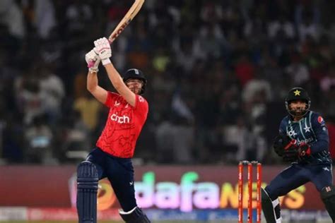 Cricket: Malan's half-century helps England clinch T20I series against Pak