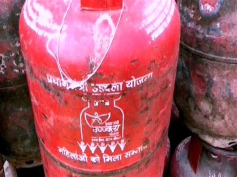 UP Police unearths scam in Ujjwala Yojana; over 4,000 cylinders seized ...