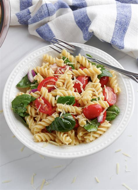 Tomato and Spinach Pasta Salad