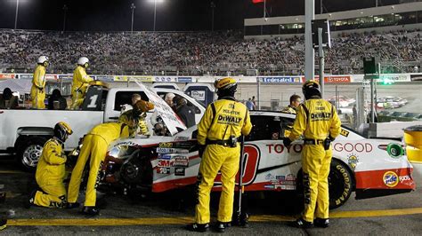 Driver to be docked 2 laps, not parked, if extra crew members repair ...