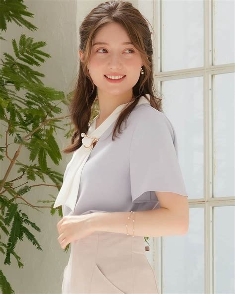 ASTORIA ODIERさんのインスタグラム写真 - (ASTORIA ODIERInstagram)「金具パール使い配色ボウタイブラウス ...