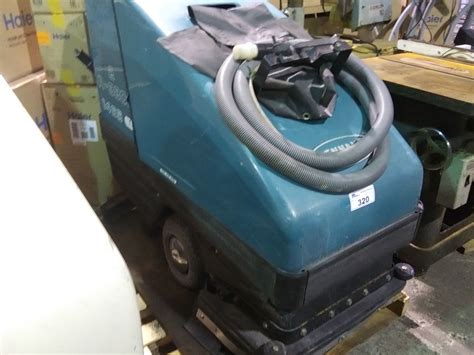 TENNANT 1465 ES COMMERCIAL WALK BEHIND FLOOR CLEANER