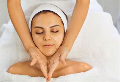 How to Choose Best Bridal Salon for Pre-Wedding glow