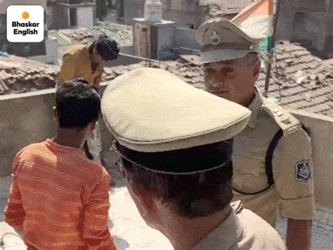 Hammer falls on illegal houses of rioters in Ahmedabad; Demolition in ...