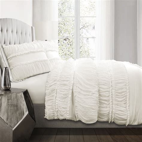 white ruffle comforter