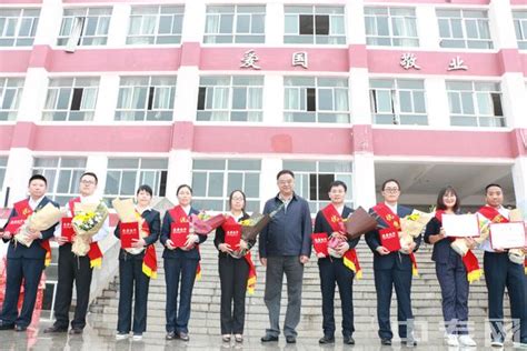 曲靖高级技工学校召开第34个教师节庆祝表彰大会（图片）|曲靖高级技工学校
