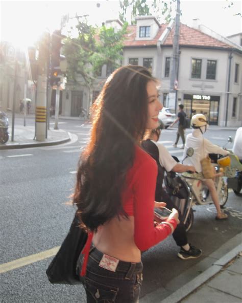 Beautiful girl in the world 🪐 | Love looks pretty on you @halen.cute 💋 | Instagram