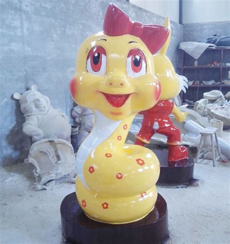 玻璃钢生肖蛇雕塑-方圳雕塑厂
