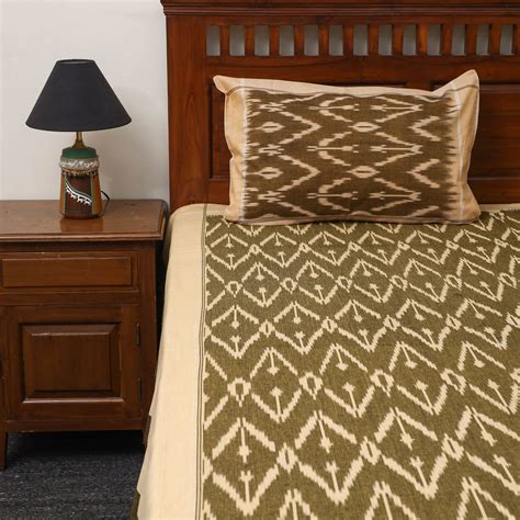 Green Handloom Cotton Double Pochampally Ikat Bedsheet Set (108 x 90 in)