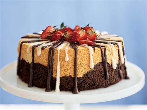 Do Your Cakes Turn Out Hard and Lumpy? Learn How to Make Cake Soft and ...