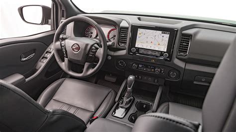 Nissan Frontier 2022 White