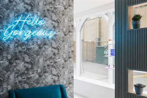 Shop Interior 的图像结果