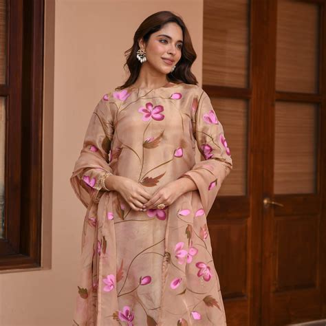 Buy Kurta Set for Women Online @ Best price