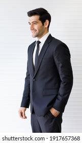 Man in Business Suit Side View 的图像结果