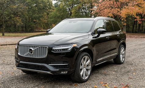 2017 Volvo XC90 | Sensus Connect Infotainment Review | Car and Driver