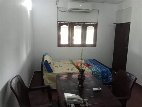 EECS TRANSIT & BUDGET HOSTEL (Katunayaka) - Hostel Reviews, Photos ...