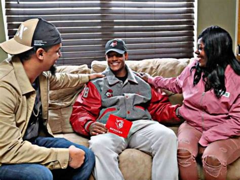 Who are Isiah Pacheco's parents Julio Pacheco and Felicia Cannon?