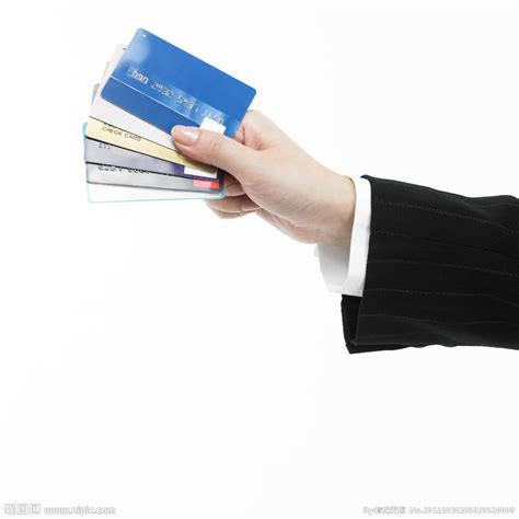 手上有多张银行卡的人要留意，银行发出通知，有3类卡最好去注销__财经头条