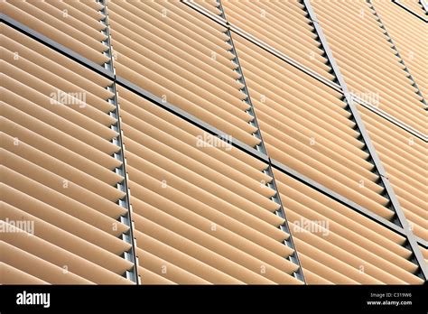 Skyscraper Side View 的图像结果