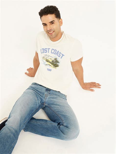 Men's Graphic Print Slim Fit T-Shirt – Levis India Store