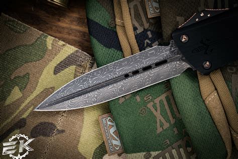 Microtech Combat Troodon Knives