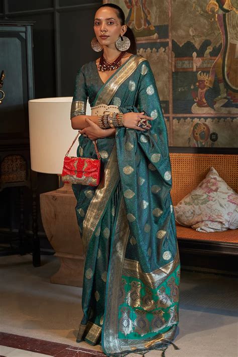 Peacock Blue Tanchoi Satin Saree – Vasumatis