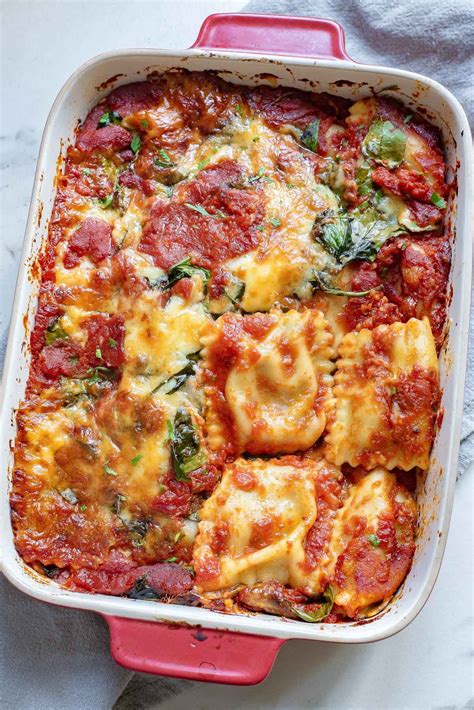 Easy Baked Ravioli Casserole: A Tasty Twist on Lasagna!