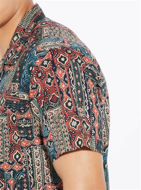 Buy Men Printed Slim Fit Resort Shirt Online at just Rs. 899.0 ...