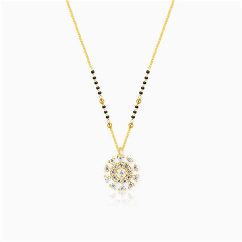Buy Golden Kivar Mangalsutra at Best Price – GIVA