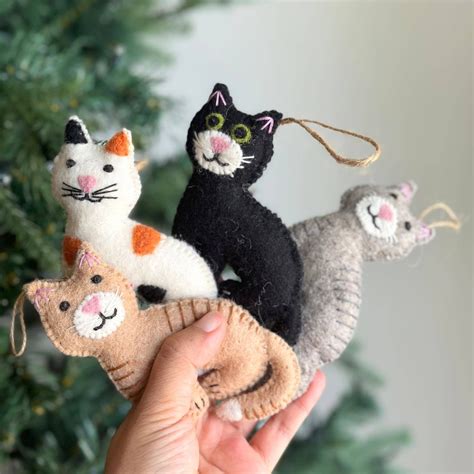 Felt Ornament - Stitched Cat | Diy felt christmas ornaments, Cat ...
