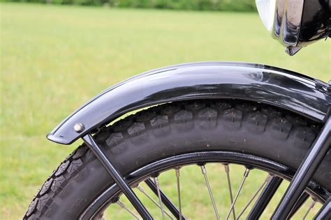 Lot 107 - 1943 Norton 16H