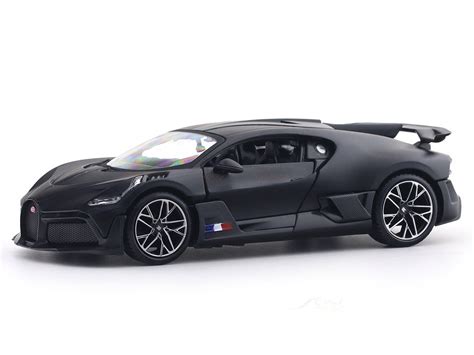 Bugatti Divo Matte black 1:24 Maisto with Acrylic Case Licensed Diecast ...