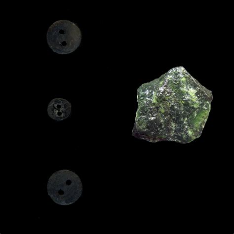 Longpi Buttons – toward(s)