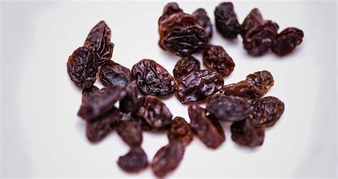 ¿Cuáles son los beneficios de las pasas para la salud?