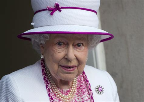英国女王出席伊丽莎白线揭幕仪式_腾讯新闻