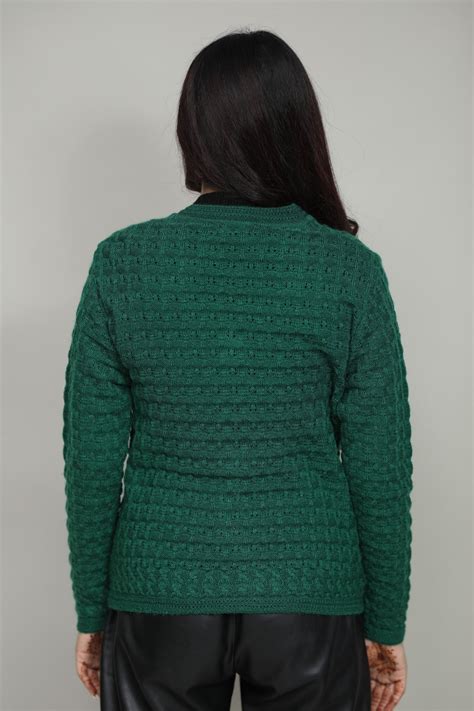 Knitted Self Design V-Neck Sweater – Newcastle Knitwears