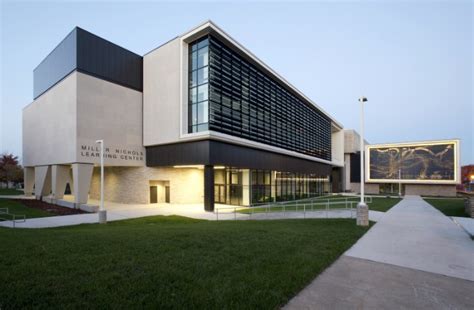 Miller Nichols Library, University of Missouri-Kansas City - Clio