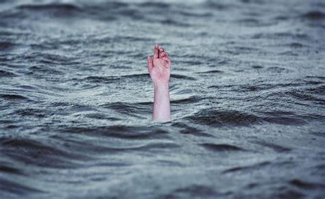 प्रयागराज में गंगा स्नान के दौरान दो अलग-अलग घटनाओं में सात व्यक्ति ...