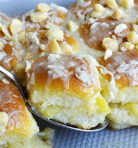 Pineapple Coconut Hawaiian Sweet Rolls - WonkyWonderful