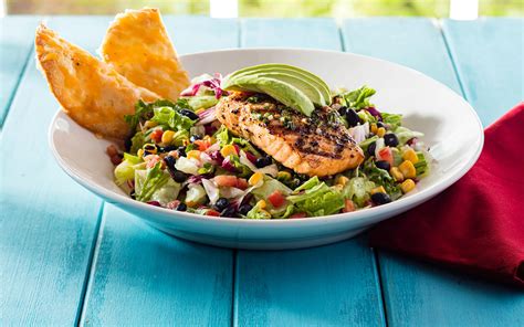 Grilled Salmon Salad Calories: How to Slash the Count with Fresh Ingredients
