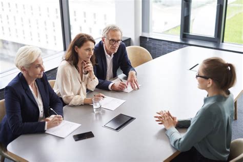 4 ways to respond when a job interviewer behaves badly | TJinsite