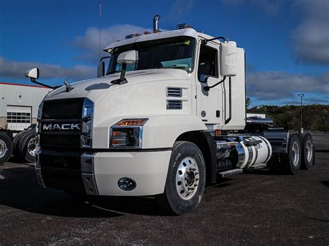 2020 Mack Anthem