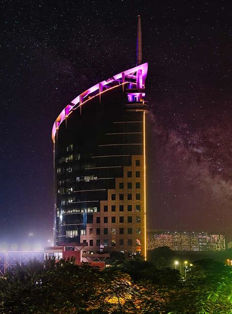 DLF ONE MIDTOWN | 2, 3, 4 BHK Luxurious Residential Apartments