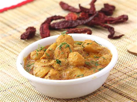 घर बैठे ही लें कश्मीरी दम आलू खाने का मजा - kashmiri-dum-aloo-recipe ...